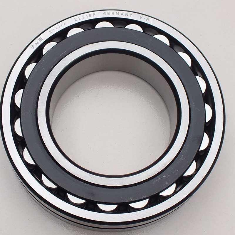 Spherical roller bearing 22218E