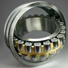 Low friction spherical roller bearing 22314CC/W33